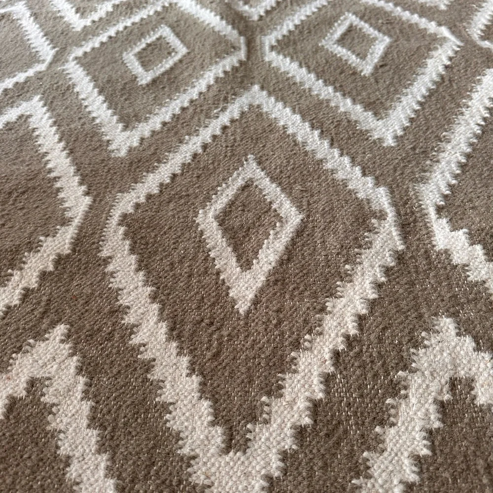 West Elm never used 5x8 tan rug Orig $499 w/ free unused $50 non slip rug pad